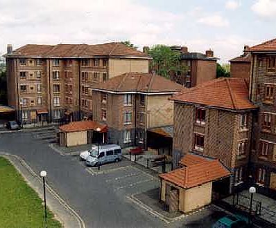 Yetev Lev Court