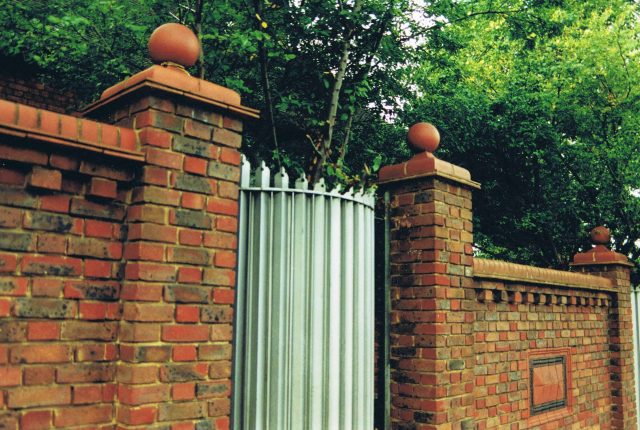 Amazing boundary wall